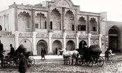 سفر در زمان؛ تصویری قدیمی از کارمندان بانک شاهی