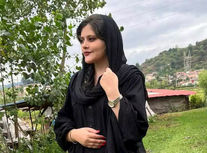 پوشش مهسا امینی هنگام دستگیری چگونه بود؟/ ویدئو

