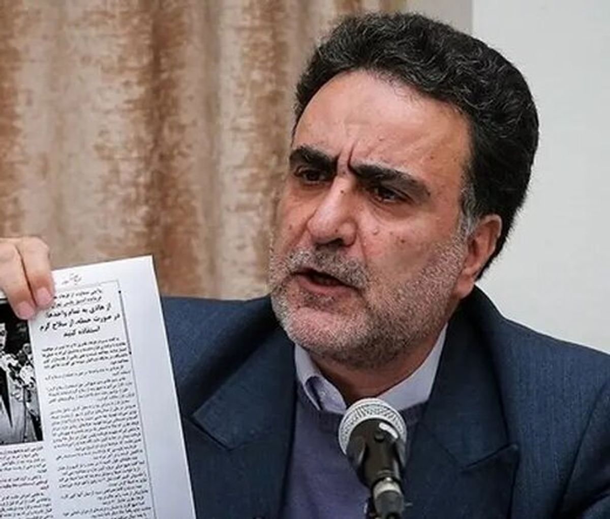 تاج زاده، جاسوس و وابسته به دشمن نیست اما از نظام دینی عبور کرده است