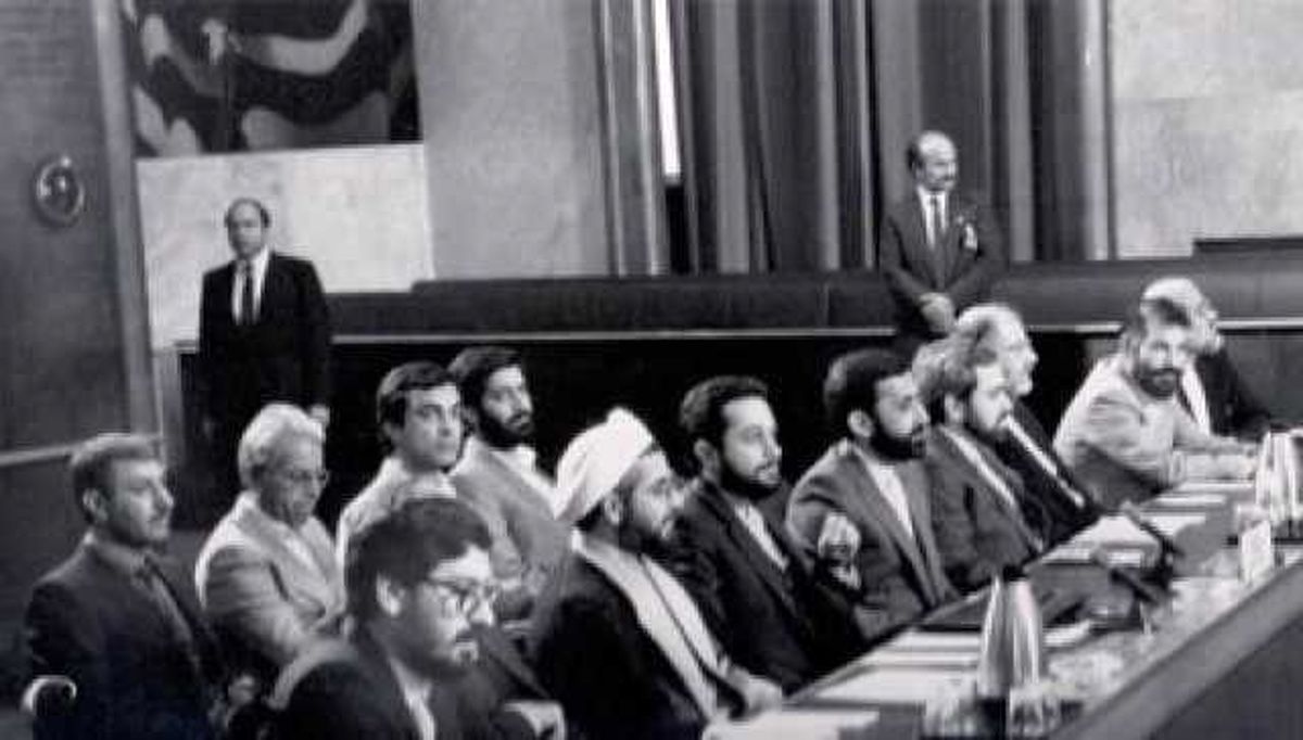 پاسخ سایت «روحانی» به ادعایی علیه وی مبنی بر اصرار روحانی برای بخشیدن اروندرود به صدام/ نقد دروغهای «یک ورشکسته ناپایدار» درباره مذاکرات قطعنامه ۵۹۸