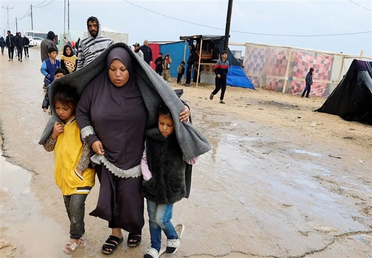 سخنگوی حماس: سرمای شدیدی در راه است و مردم غزه پناهگاهی ندارند

