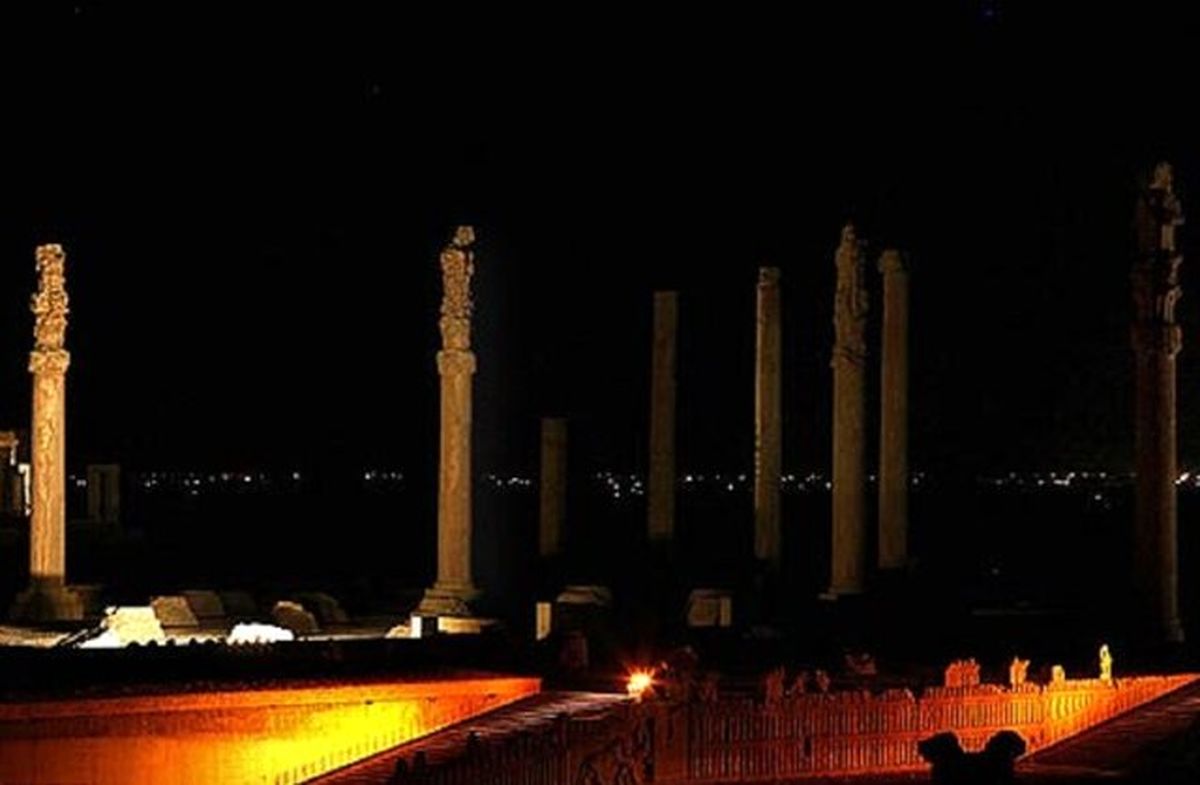 مجموعه جهانی تختجمشید نورافشانی میشود