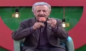 اجرای قطعه آمده ام ای شاه پناهم بده محمد کریمخانی در خندوانه / ویدئو