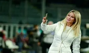 زن گزارشگری که با زیبایی‌اش نتایج بازی‌ها را تغییر می‌دهد / دیلتا لئوتا کیست؟