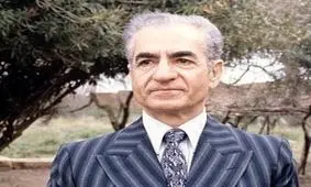 شاه: از ناسپاسی مردم ایران ناراضی هستم/ خود من نیز از انتقاد بری نیستم/ تلاش کردیم ایران 35 میلیونی، خود را از حالت قرون وسطی نجات دهد/ عکس
