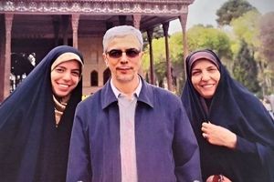 دختر شهید باقری: در انفجار خانه پدرم، قرآن دخترم را سالم پیدا کردیم/ شدت انفجار به حدی بود که گاوصندوق منزل به حیاط همسایه پرتاب شد/ ویدئو