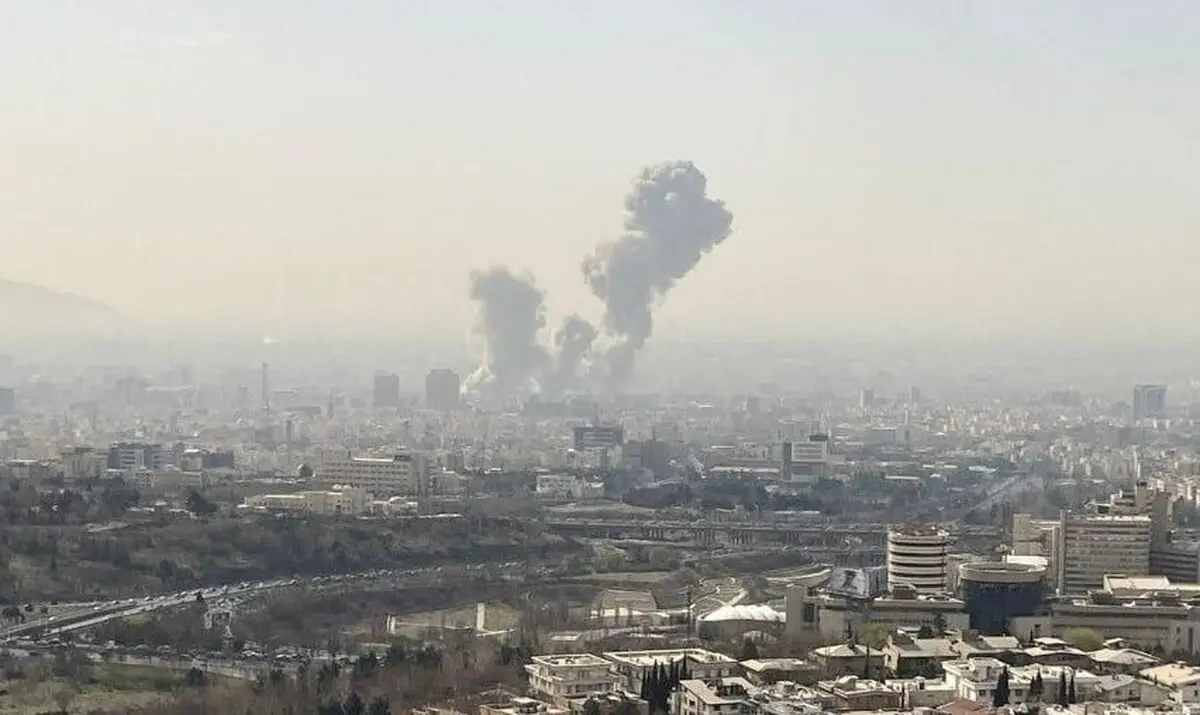 حمله آمریکا و اسرائیل به ایران/ انفجار حوالی نهاد ریاست جمهوری و بیت رهبری در تهران/ انفجار در تهران، قم، اصفهان، کرمانشاه، ایلام، چابهار، زنجان، شیراز و تبریز/ خبرگزاری فارس: روسای قوا، لاریجانی و سرلشکر موسوی در سلامتند/ تایید شهادت محافظین احمدی‌نژاد