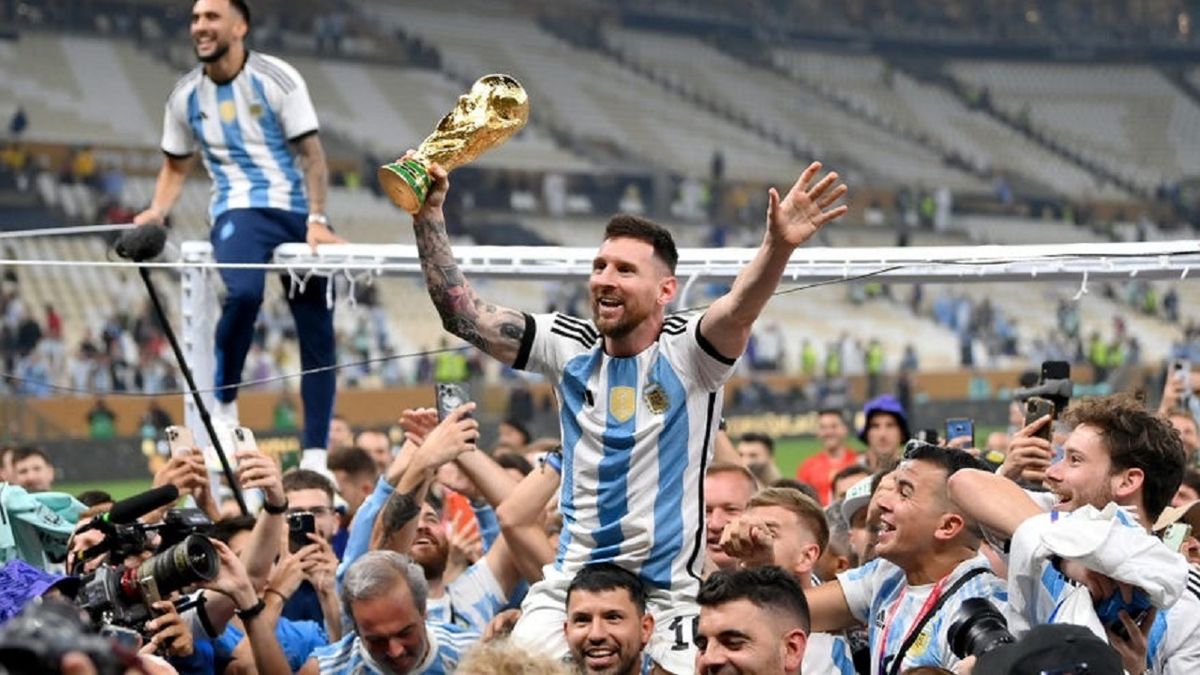 درخواست بازیکنان آرژانتین از لیونل مسی: تا جام جهانی ۲۰۲۶ بمان

