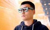 عینک عجیبی که حرکات چشم را بدون دوربین ردیابی می‌کند

