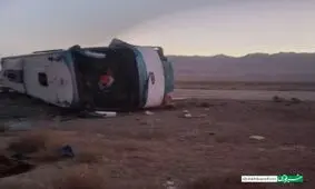 واژگونی اتوبوس مسافربری در یزد ۱۳ زخمی بر جا گذاشت