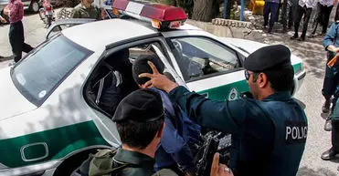 مرد کرجی زنش را داخل ماشین به آتش کشید 