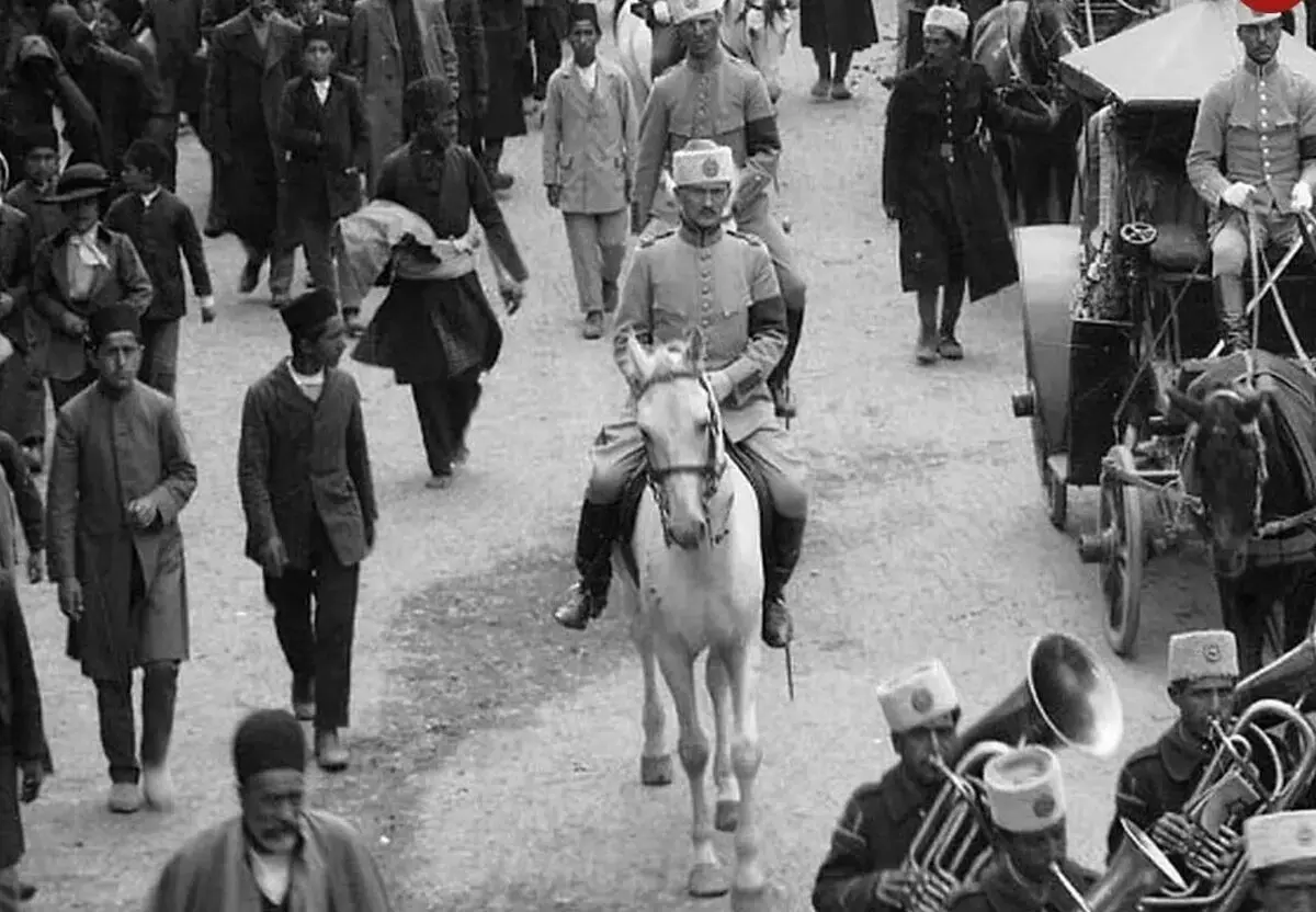 سفر در زمان؛ تشییع جنازه یک مسیحی در تهران؛ بیش از 100 سال قبل 