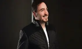  تیپ و استایل جدید خواننده مشهور دهه ۸۰ و همسرش/ عکس