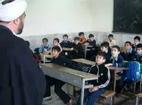 انتقاد بنیانگذار پویش قصه، رنگ، توپ از جذب 3000 طلبه در آموزش و پرورش در دولت مرحوم رئیسی/ طلبه ای که اصول و فقه خوانده، چطور آوردید آموزگار مقطع ابتدایی کردید که تخصص ندارد؟!/ ویدئو
