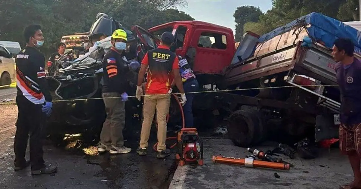 تصادف جاده‌ای در جنوب فیلیپین با ۳۳ کشته و زخمی

