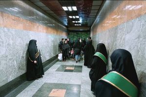 در مترو حجاب بان‌ و دوربین فیلم برداری نداریم
