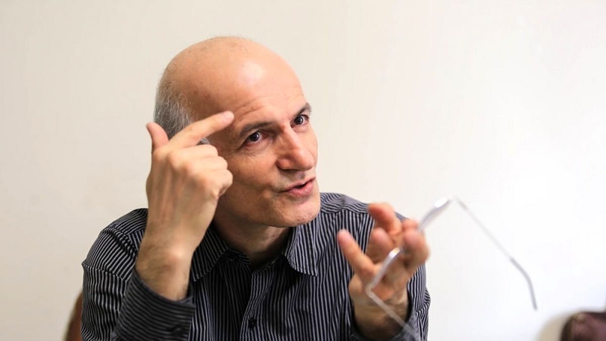 فراستخواه: امکان ندارد کشور به قبل از شهریور ۱۴۰۱ بازگردد/ نشانههای یک پوست اندازی بزرگ اجتماعی در جامعه ایران نمایان شده است