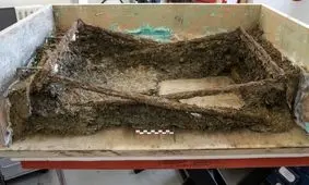 صندلی عجیبی که در یک قبر ۱۴۰۰ ساله کشف شد/ عکس
