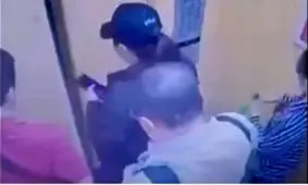 خانواده ای در اندونزی دسته جمعی خودکشی کردند