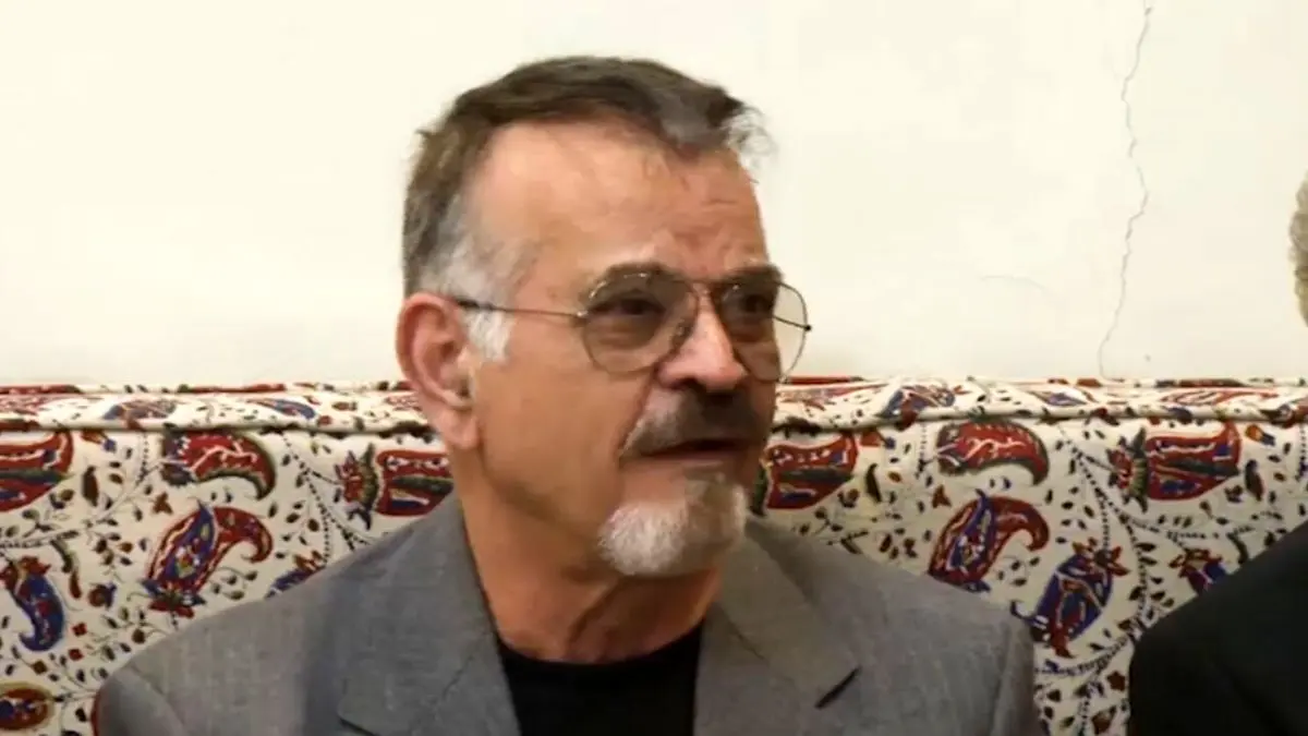 سفر در زمان؛ شوخی رهبر انقلاب با مهدی فخیم زاده؛ شما طاغوتی هستید/ ویدئو