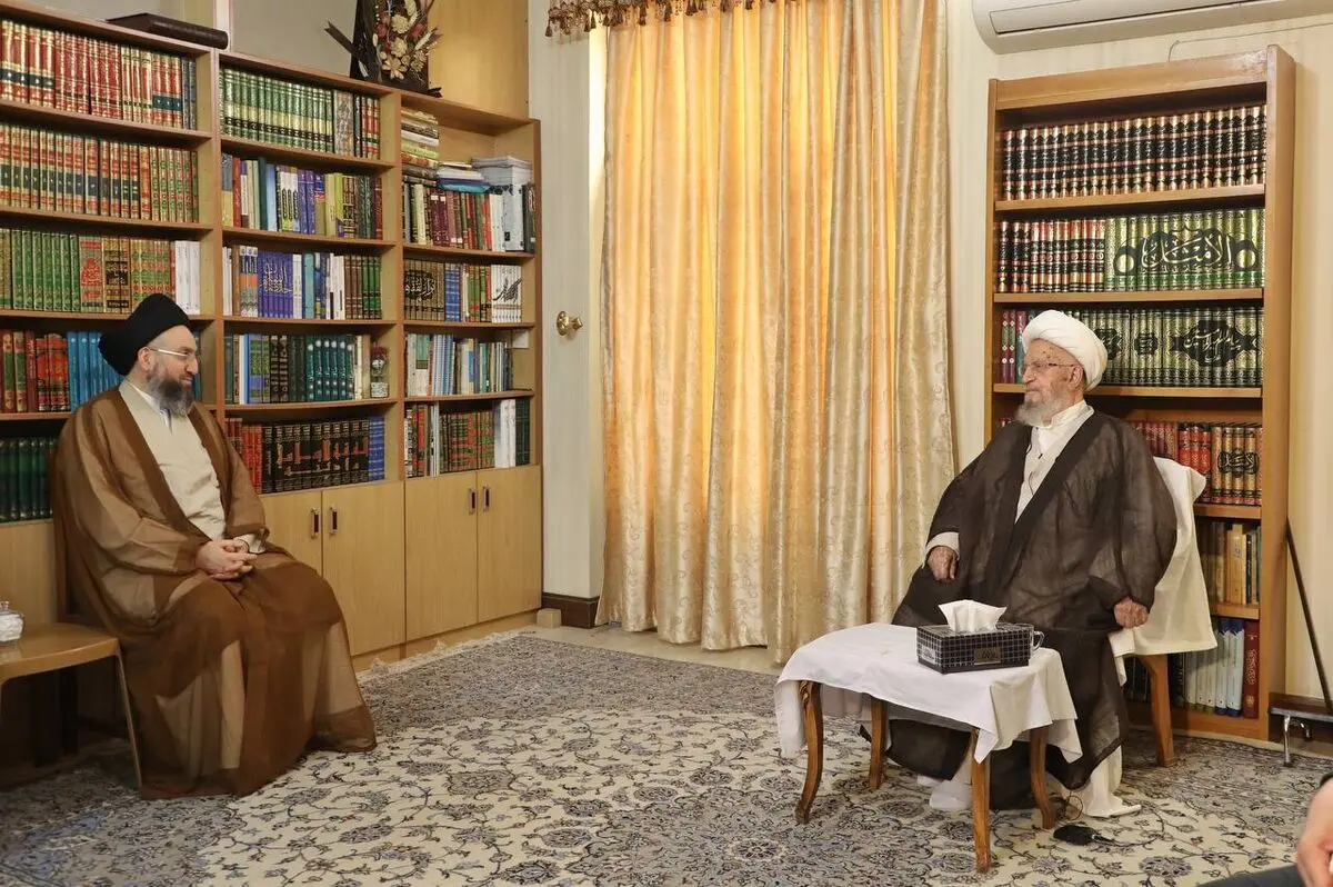 دیدار و گفت‌وگوی رهبر جریان حکمت ملی عراق با آیت‌الله مکارم شیرازی

