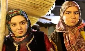 تیپ و چهره «روناک» و «شیرین» سریال نون خ در پشت صحنه/ عکس