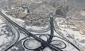 پل مجهز به سامانه برف‌زدائی در تهران/ تصویر