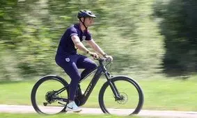 مصدومیت ستاره انگلیس به دلیل سقوط از دوچرخه