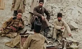 سفر به عصر قاجار؛ از «سفرۀ آبگوشت ناصرالدین شاه» تا «عکس یادگاری مارگیرها» 