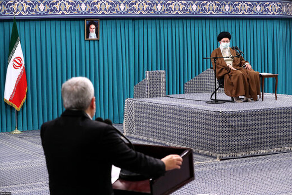 دیدار نخبگان و استعدادهای برتر علمی با حضرت آیتالله خامنهای/ عکس