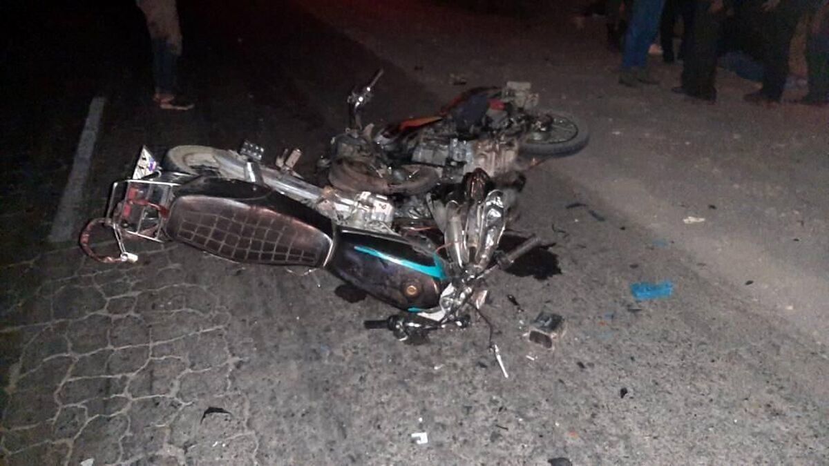 مرگ 2 جوان به علت برخورد موتورسیکلت با تیرچراغ برق