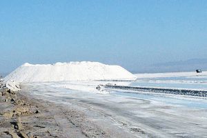 تعداد روزهای آلوده قم دو برابر شده است/ خشکی ممتد دریاچه نمک وضعیت وخیمی ایجاد می کند
