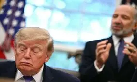 ترامپ بار دیگر در مراسم عمومی خوابش برد

