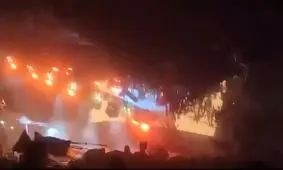 لحظه فروریختن صحنه کارزار انتخاباتی در مکزیک/ ویدئو