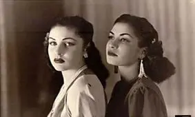 سفر در تاریخ؛ ژست قجری «فوزیه و اشرف» در محوطه سعدآباد؛ دهه 20