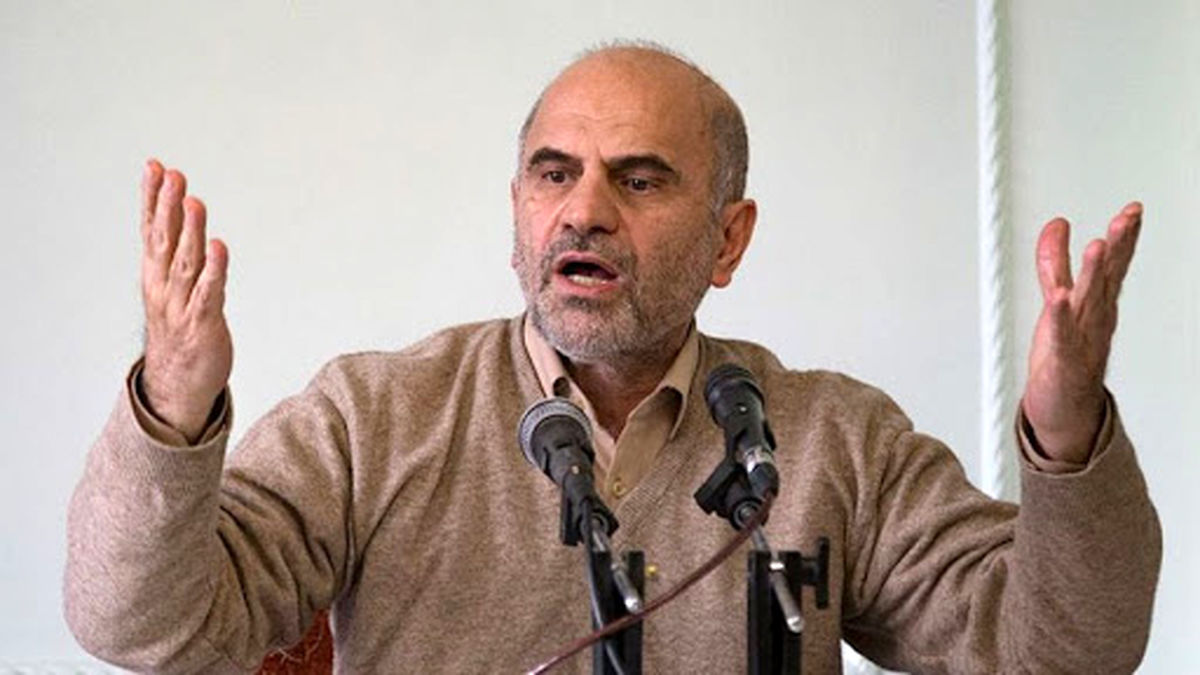 فرشاد مومنی: می گویند اوراق می فروشیم تا از بانک مرکزی استقراض نکنیم؛ این حرف، غیرواقعی است