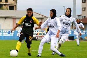 تصاویری از لیگ برتر فوتبال زنان؛ بازی ملوان بندرانزلی و خاتون بم 
