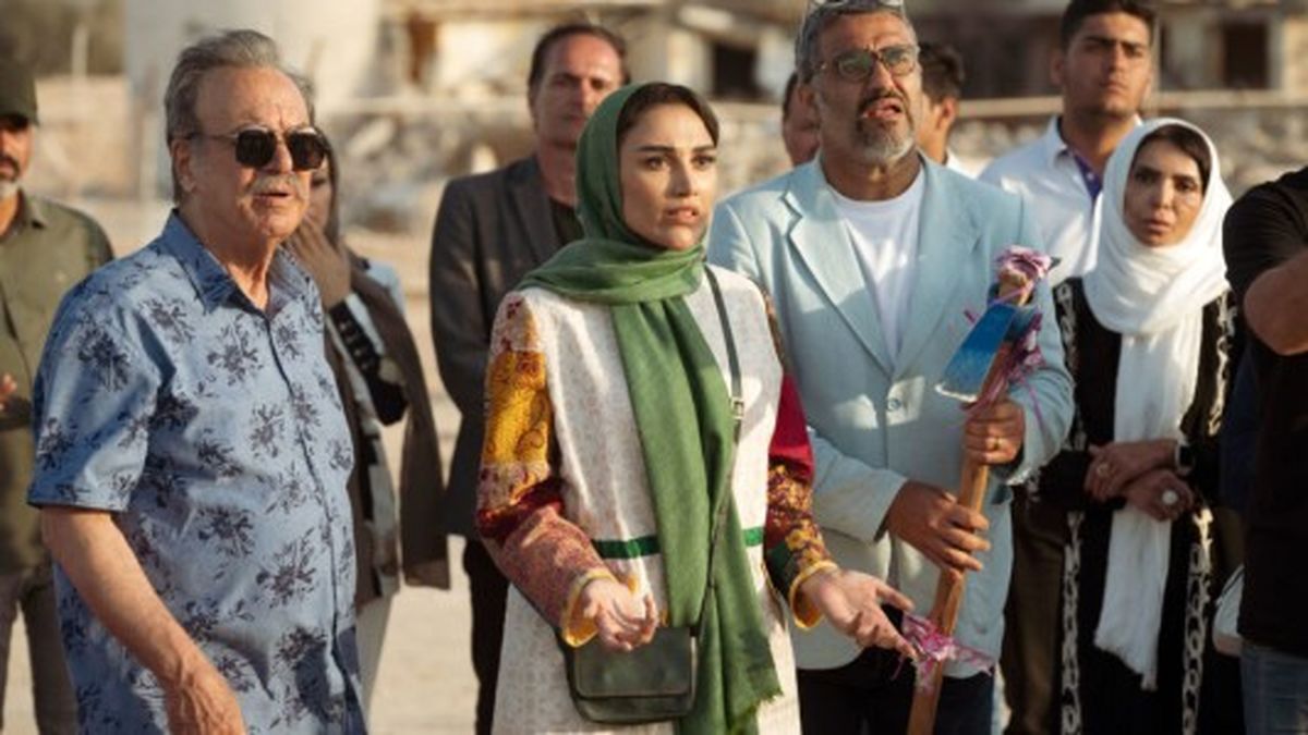 یک فیلم دیگر از میان محصولات امسال سینمای ایران، وارد فهرست ده فیلم پرمخاطب سینمای بعد از انقلاب شد/ فروش 9 میلیاردی روز جمعهی سینما