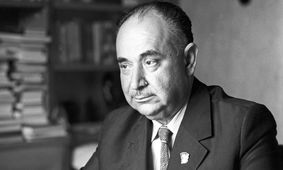 سایه‌های نامرئی: داستان یوسف گریگولویچ، جاسوس افسانه‌ای استالین
