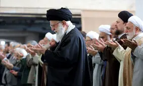 چه کسانی در صف اول نماز عید فطر بودند؟/ عکس

