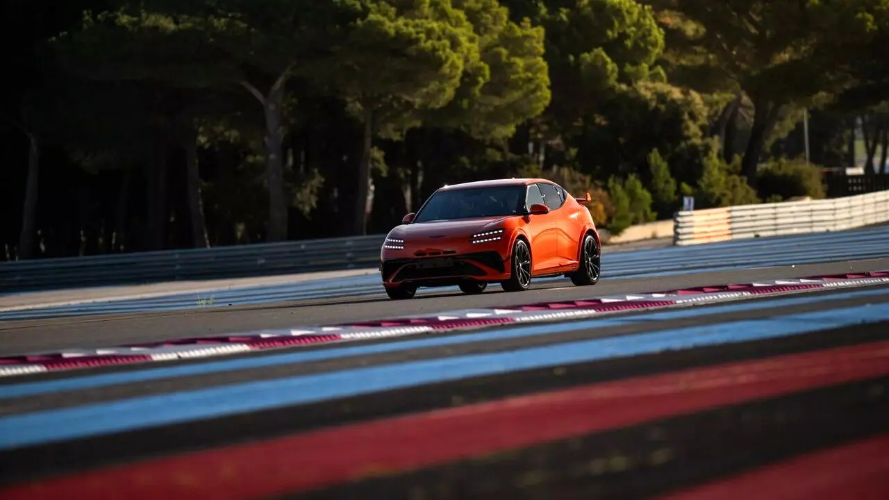 سورپرایز جنسیس / حمله به قلب مرسدس‌بنز و بی‌ام‌و با «ماگما»