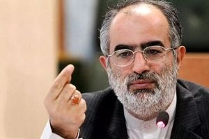 حسام‌الدین آشنا در انتقاد تند از پزشکیان: دست از خوشمزگی و بدیهه‌سرایی بردارید

