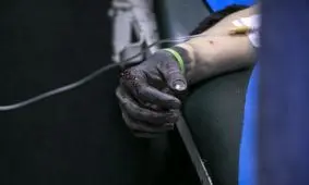 انفجار نارنجک دستی انگشتان پاکبان ۲۸ ساله را قطع کرد