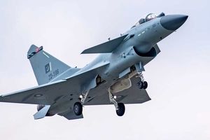 تحلیل چینی درباره احتمال فروش جنگنده J-10 به تهران: مشکل ایران را حل نمی کند