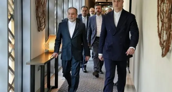 جزئیات مذاکرات تهران و واشنگتن در مسقط / ایران طرح خود را ارائه داد/ گفتگوها به دور سوم رسید/ ایران از حق غنی‌سازی کوتاه نیامد/ گفتگوها فعلا تمام شد/ هیئت مذاکره کننده ایرانی به محل اقامت برگشت/ ادامه مذاکرات در روزهای بعد/ عراقچی: شروع خوبی بود