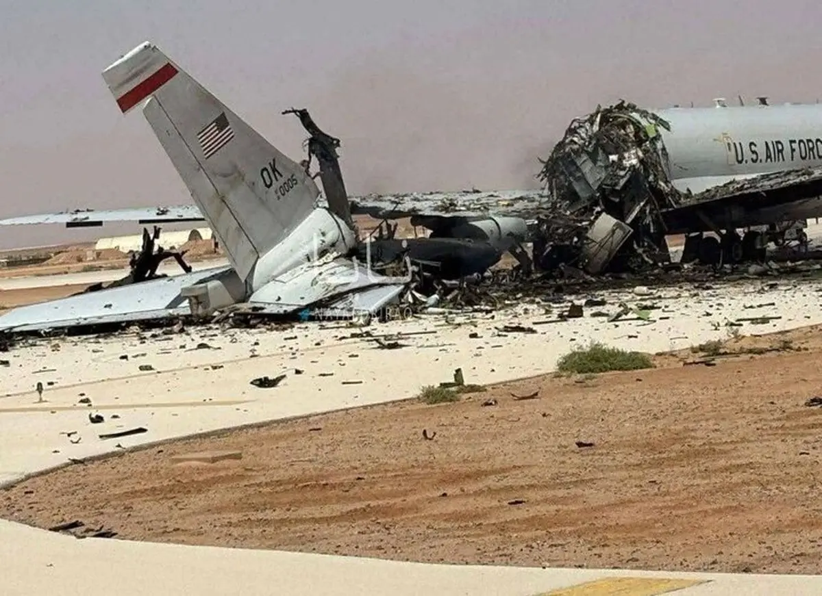 اذعان رسانه آمریکایی به اصابت هواپیمای آواکس در حمله ایران

