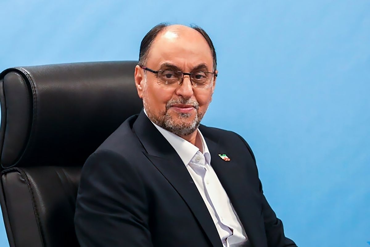 وحید حقانیان در انتقاد تند از خبرگزاری تسنیم: از شکست کاندیدای مورد حمایتش می ترسد/ این رسانه بطور مستقیم از بودجه نظامی و بیت المال ارتزاق می کند
