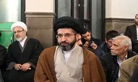واکنش مردم به حضور فرزند رهبر انقلاب در خیابان/ ویدئو
