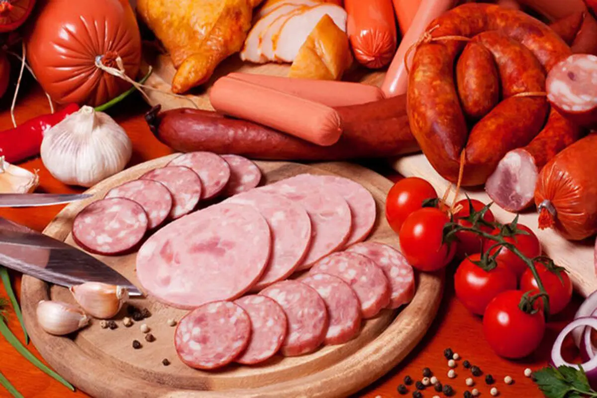 چرا سوسیس و کالباس گران شد؟