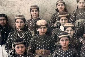 سفر به عصر قاجار؛ از «دختر ناصرالدین شاه و خدمتکارانش» تا «جمع دختران دانش‌آموز»
